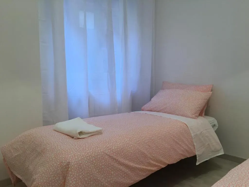 Milan Nice Apartment With Parking Close To The Metro